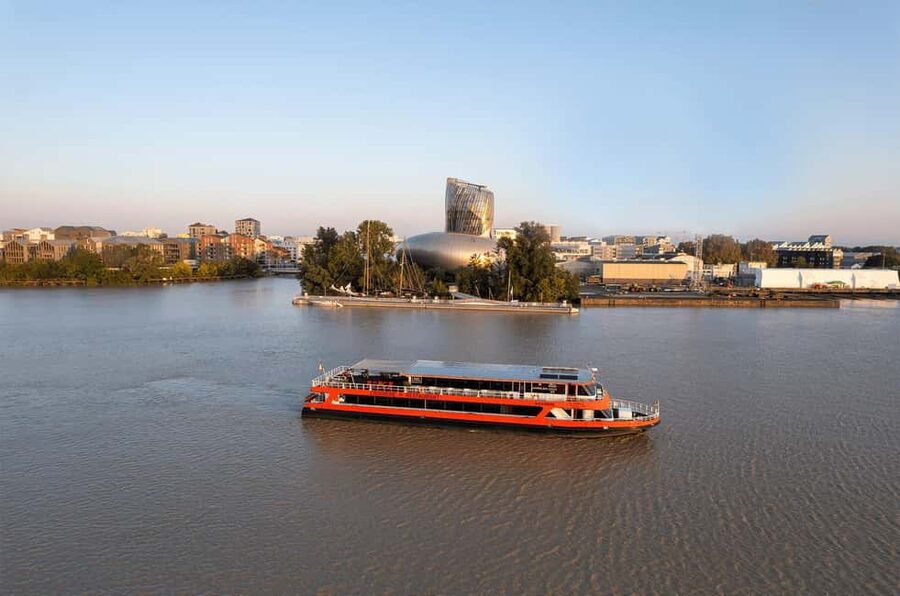 Bordeaux: River Cruise with Commentary, Wine and Canelé - Boarding at Ponton d’Honneur