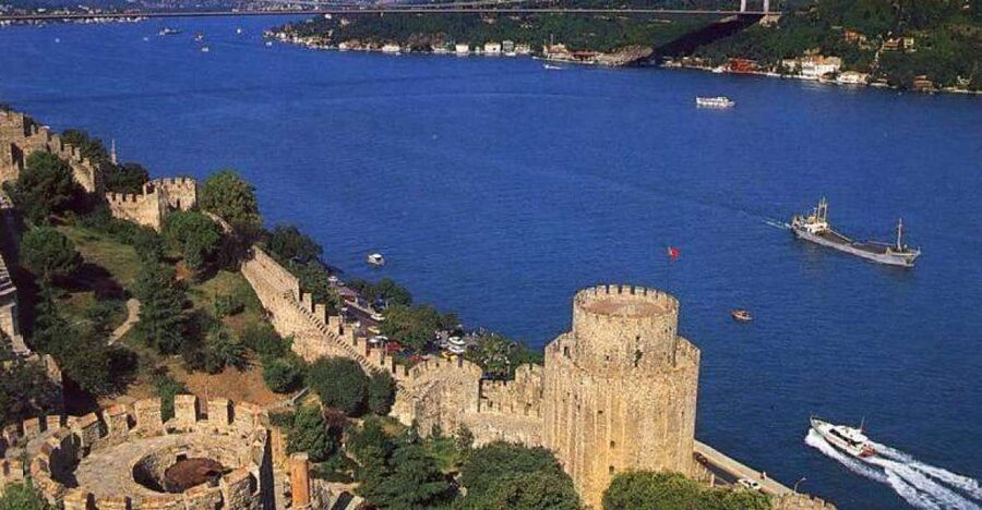 Bosphorus Boat Cruise & Two Continents Tour with Lunch - Walking beside the Byzantine City Walls