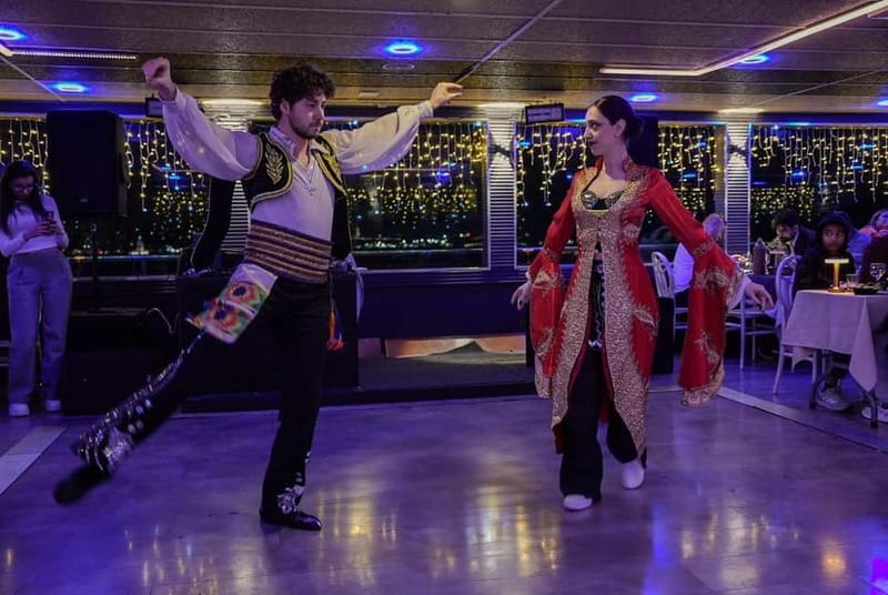 Bosphorus Dinner Cruise w/ Unlimited Drinks & Entertainment - Why a night on the Bosphorus works so well