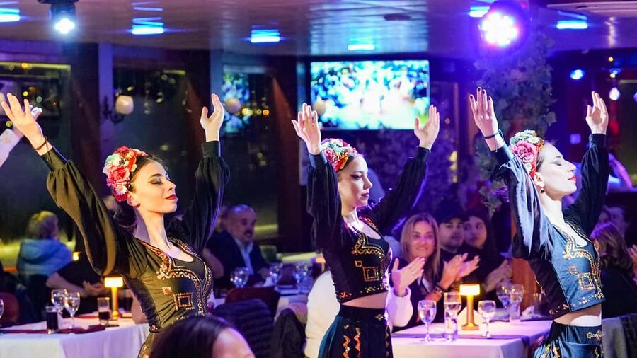 Bosphorus Evening Cruise: Dinner, Shows and Private Table - A dinner show with plenty of movement