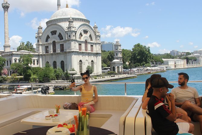 Bosphorus Luxury Lunch Cruise & Black Sea Swimming Experience - The Asian shore: Beylerbeyi, Küçüksu, and old defenses