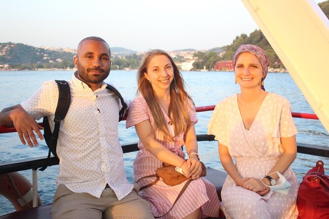 Bosphorus Sightseeing Cruise Tour with Audio Guide - Beylerbeyi, Kuzguncuk, Üsküdar, and Maiden’s Tower
