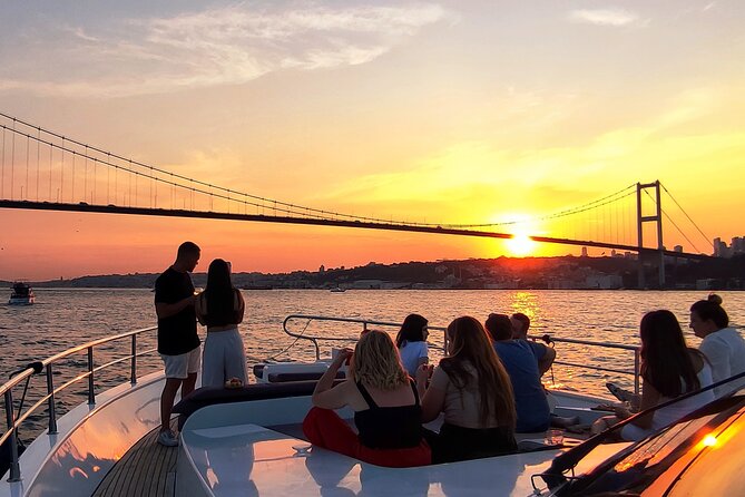 Bosphorus Sunset Yacht Experience: Istanbul’s Best - Why sunset is the right time on the Bosphorus