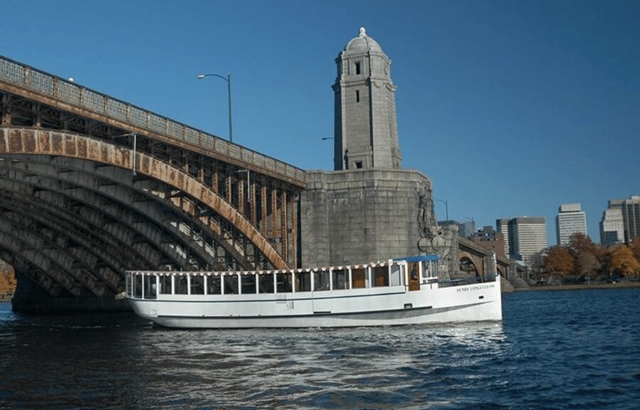 Boston: Charles River Sightseeing Cruise - Beacon Hill, the Esplanade, and Back Bay