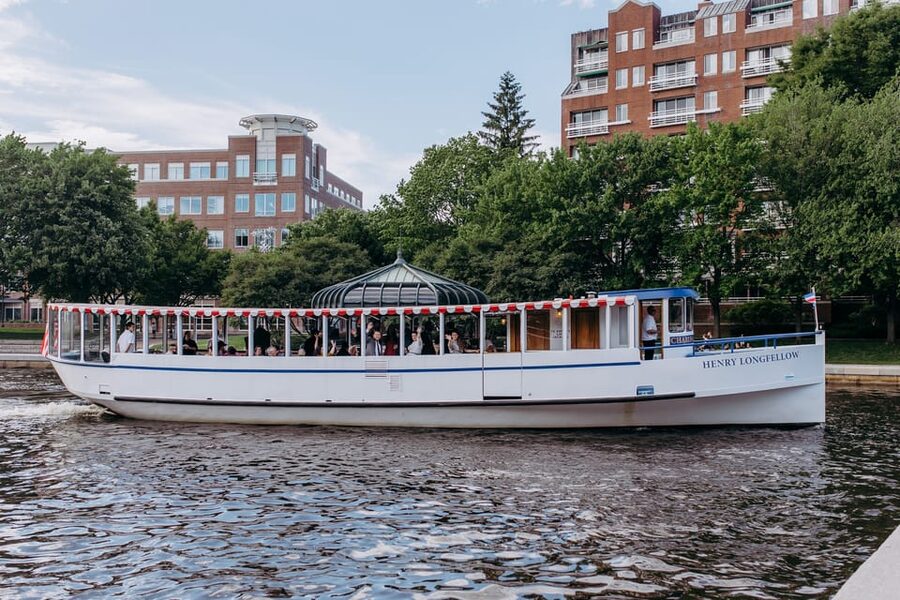 Boston: Charles River Sunset and Cocktail Cruise - What the 90-minute cruise feels like