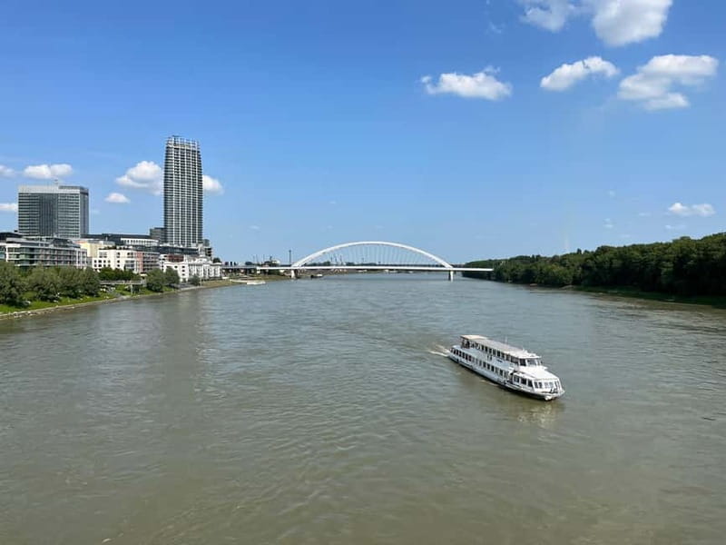 Bratislava - Hainburg - Bratislava: Cruise on the Danube - The short stop beneath Devín Castle