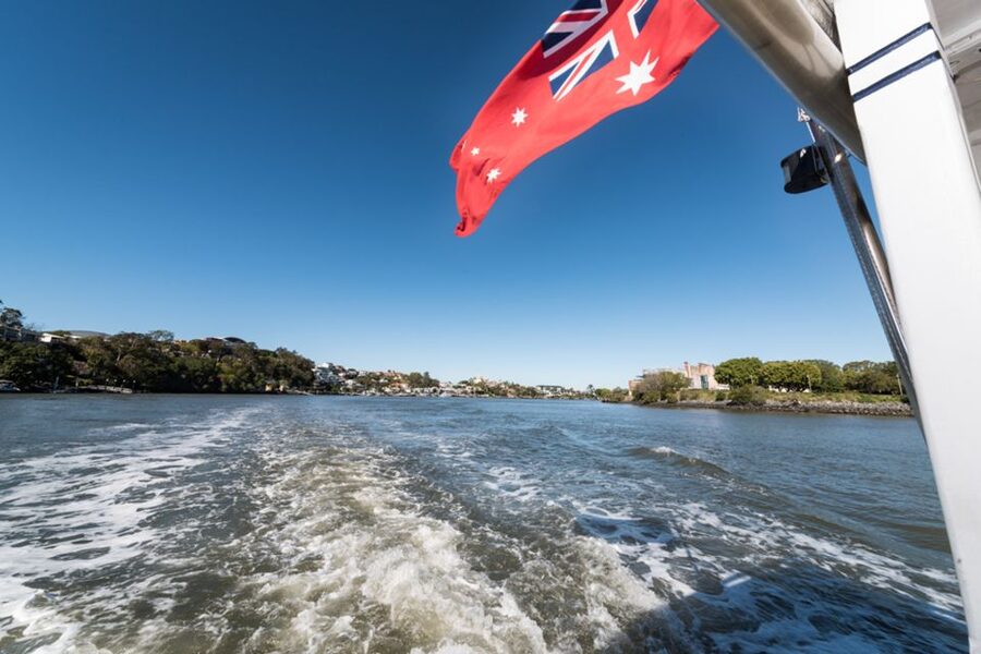 Brisbane: Cruise to Lunch Package: 10:30am-2pm (3.5hr) - Lunch at the historic Breakfast Creek Hotel