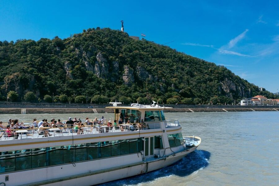 Budapest: 1-hour Sightseeing Danube River Cruise - Choosing a departure time