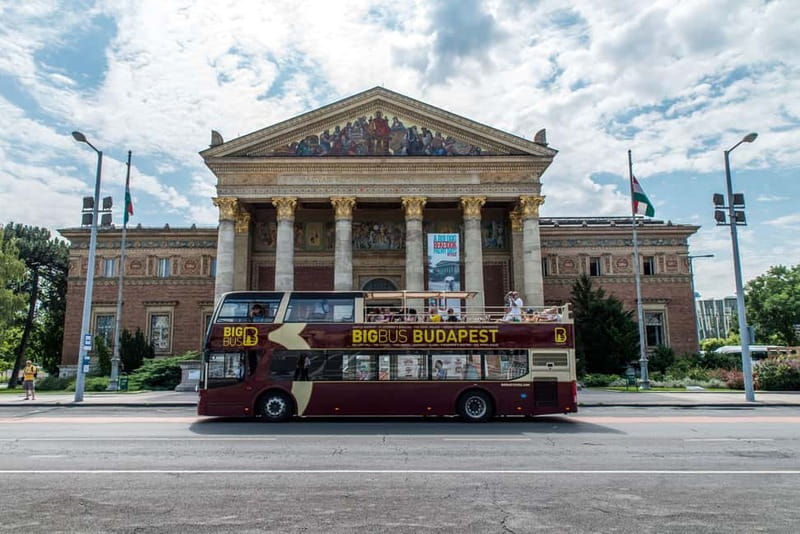Budapest: Big Bus Hop-On Hop-Off Tour & Danube River Cruise - Comfort, audio, and accessibility