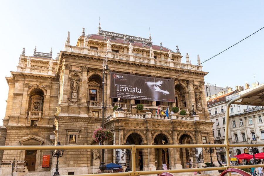 Budapest: Big Bus Hop-On Hop-Off Tour & Danube River Cruise - From Elizabeth Bridge to Buda Castle