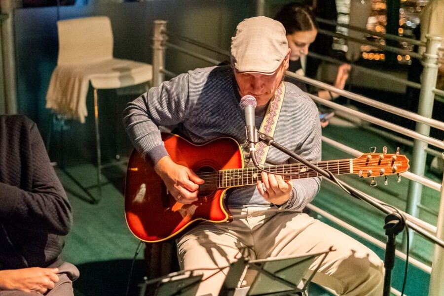 Budapest: Candlelit Dinner River Cruise with Live Music - Should you book this Danube dinner cruise?