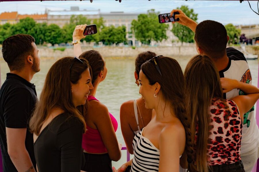 Budapest: Danube River City Lights Express Cruise - Buda Castle, Margaret Bridge, and the northern turn