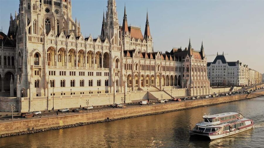 Budapest: Danube River City Lights Express Cruise - Upper deck, indoor seating, and photography tips