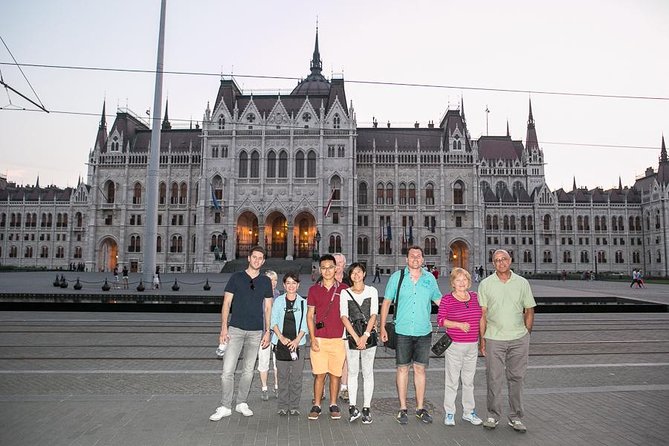 Budapest: Night Walking Tour with Danube River Cruise - What the guide adds to the evening