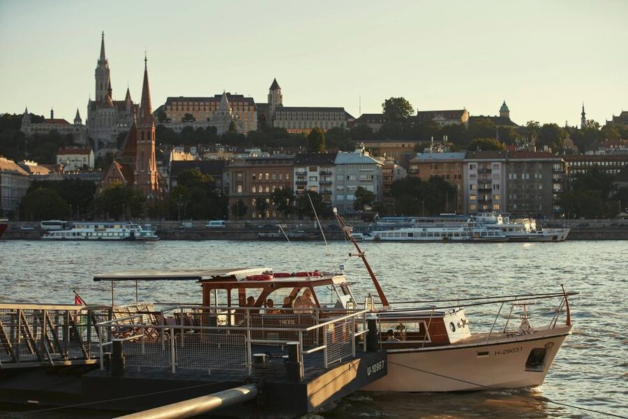 Budapest: Private Danube Yacht Cruise with Welcome Drink - Who will enjoy this cruise most