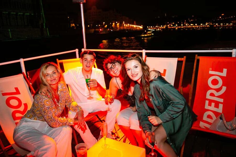 Budapest: Sightseeing River Cruise with Unlimited Cocktails - What this $29 Danube cruise actually feels like