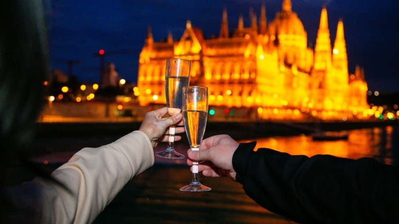 Budapest: Sip and Sail River Cruise with Unlimited Prosecco - The Southern Panorama: Bridges, Hills, and the Citadella