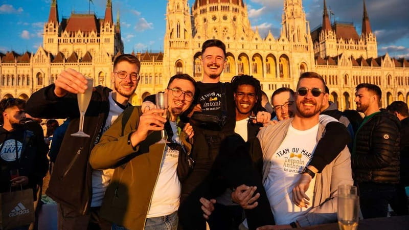 Budapest: Sip and Sail River Cruise with Unlimited Prosecco - Music, Seating, and the Party Mood