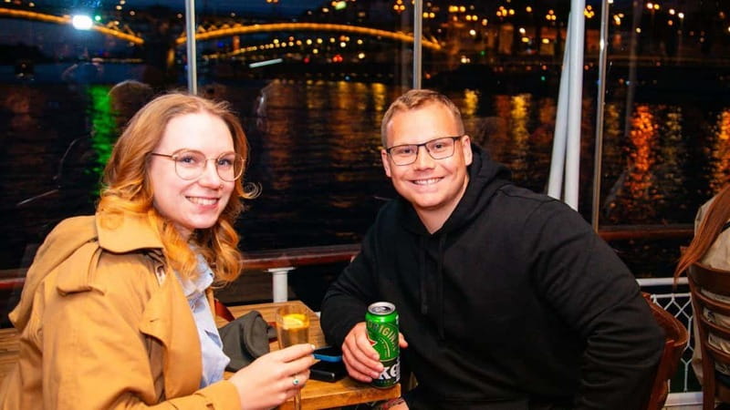 Budapest: Sip & Sail Danube Cruise with Unlimited Beer - The bridge-to-bridge center of Budapest