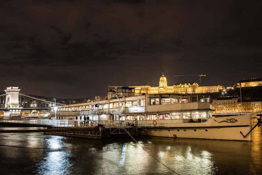 Budapest Super Saver: Spa, Basilica Tour, and Danube Cruise - How the timing works in real life