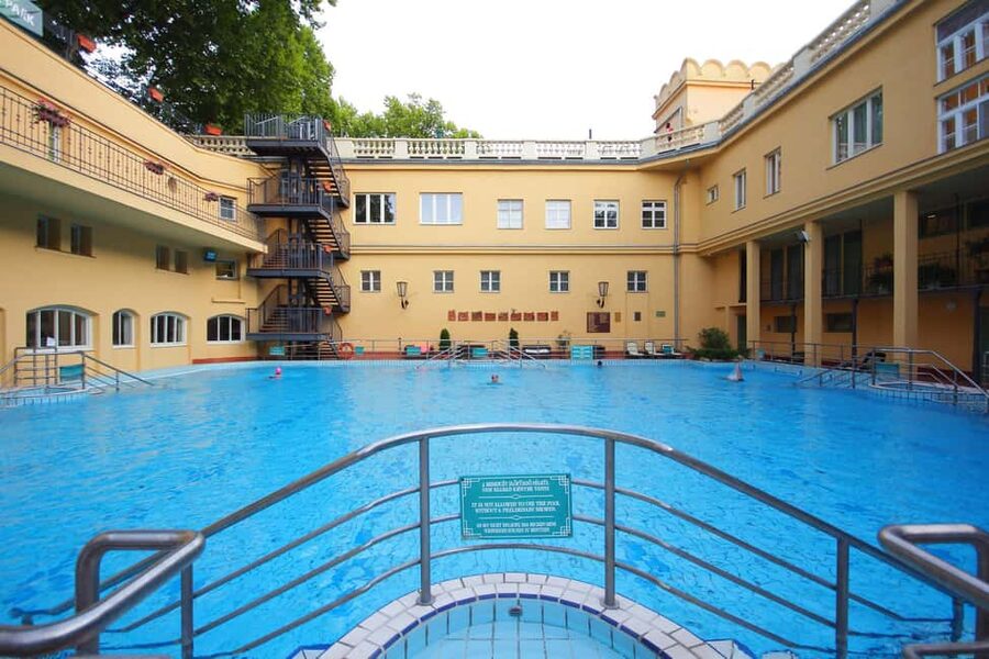 Budapest Super Saver: Spa, Basilica Tour, and Danube Cruise - The 4 PM visit to St. Stephen’s Basilica