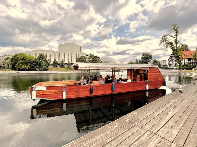 Bydgoszcz: River Cruise with local Wine and Cheese Tasting - Sluices and the city’s water engineering
