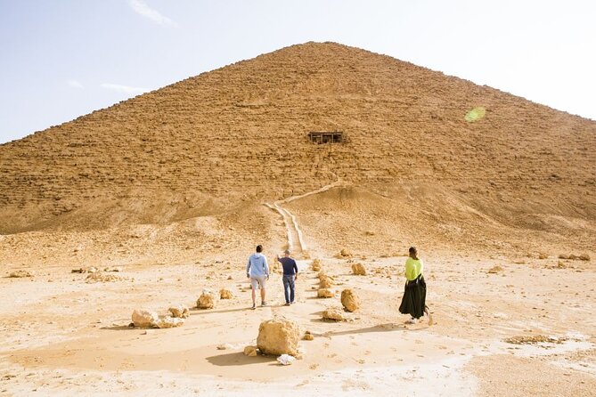 Cairo 2-Day Tour: Giza, GEM, Citadel, Bazaar & Nile Dinner Cruise - Nile Pharaohs dinner cruise: an easy evening after a busy day