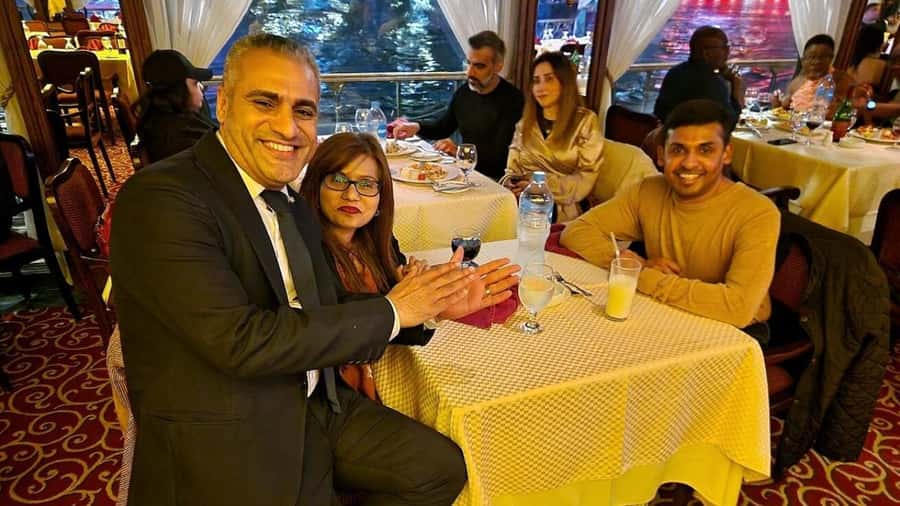Cairo: Nile Maxim Luxurious Dinner Cruise with Dance Show - Dinner brings Egyptian flavors to the table