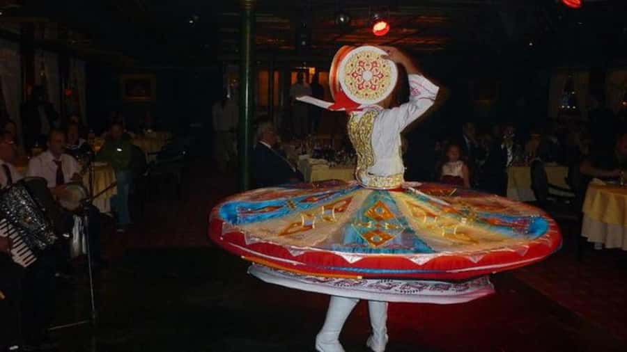 Cairo: Nile Maxim Luxurious Dinner Cruise with Dance Show - Who will enjoy this Nile evening