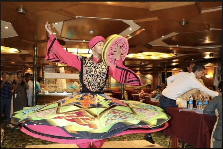 Cairo: Nile River Dinner Cruise with Belly Dance and Tanoura - Who should book this cruise?