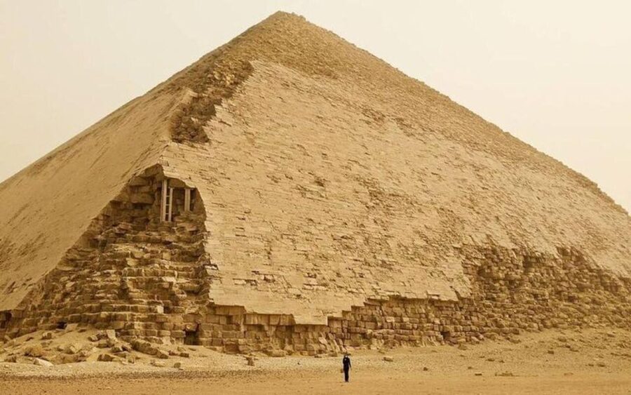 Cairo : Sakkara, Memphis ,Dahshur and Nile dinner cruise - A two-hour dinner cruise on the Nile