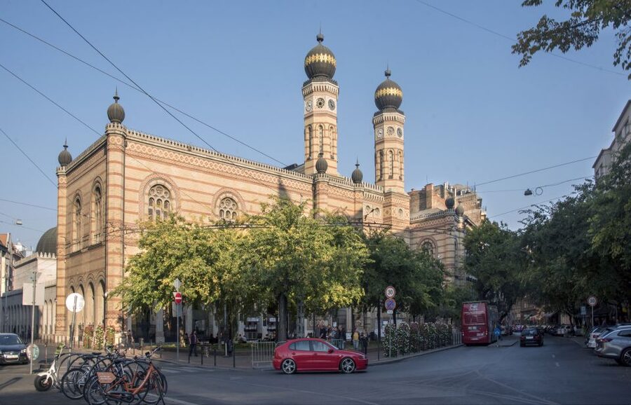 Castle District & Pest Driving Tour with Danube River Cruise - Gellert Hill and the Citadel views