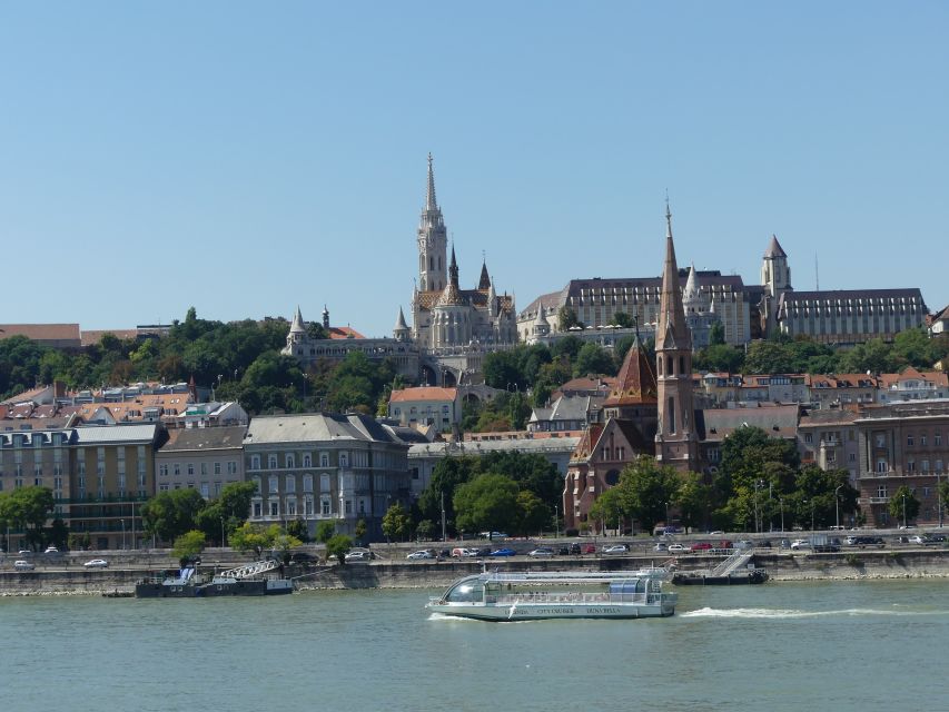 Castle District & Pest Driving Tour with Danube River Cruise - The one-hour Danube cruise