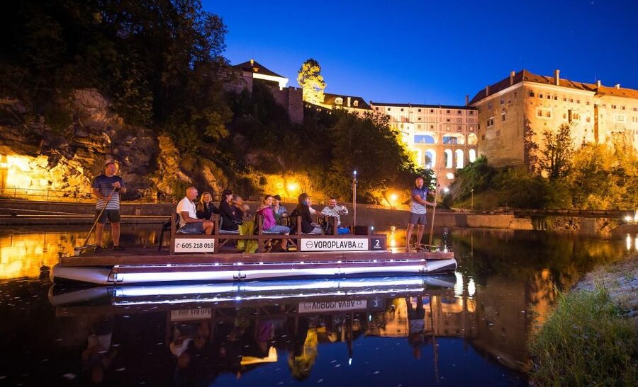 Český Krumlov: Advent Wooden Raft River Cruise - Who will enjoy this raft ride most