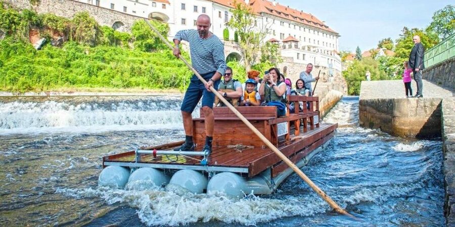 Český Krumlov: Wooden Raft River Cruise - From the Information Center to Parkán Port