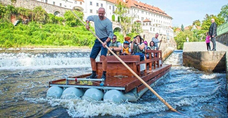 Český Krumlov: Wooden Raft River Cruise - Mild rapids, weirs, and careful boat handling