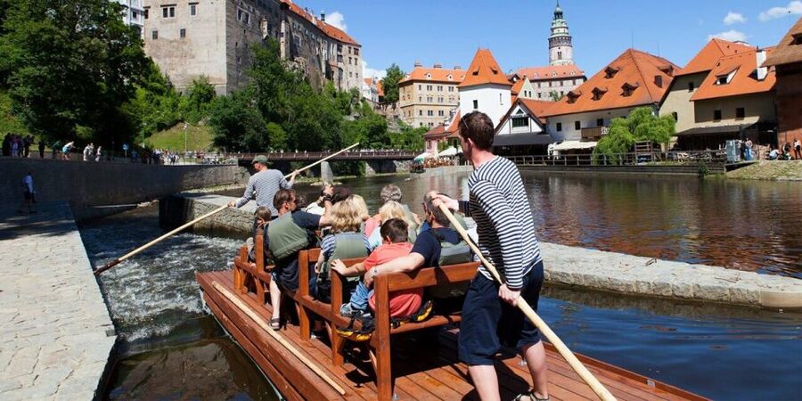 Český Krumlov: Wooden Raft River Cruise - Practical timing and booking advice