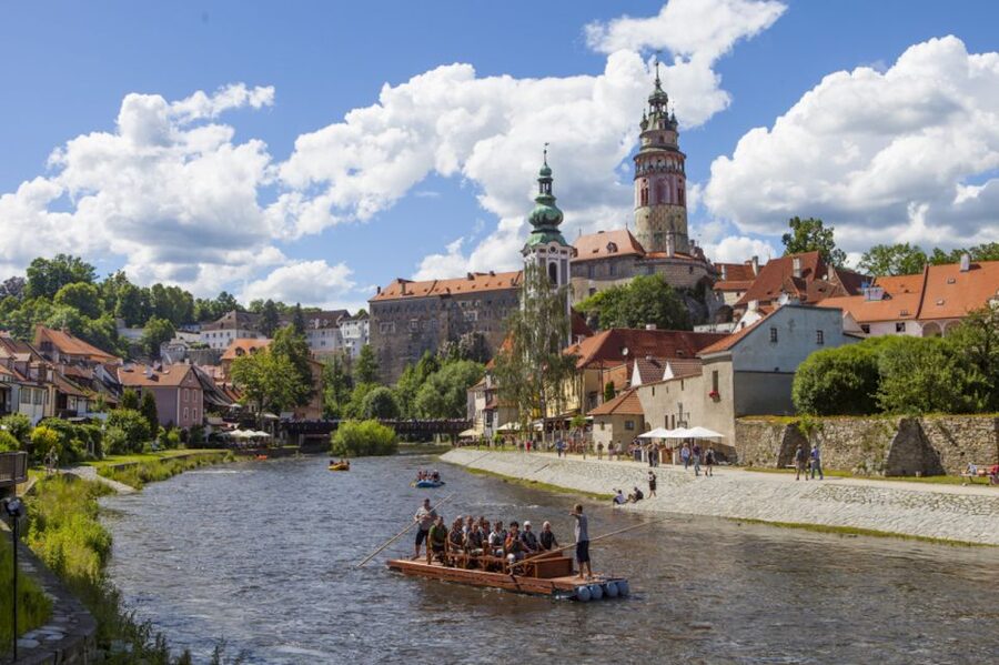 Český Krumlov: Wooden Raft River Cruise - What you see from the wooden raft