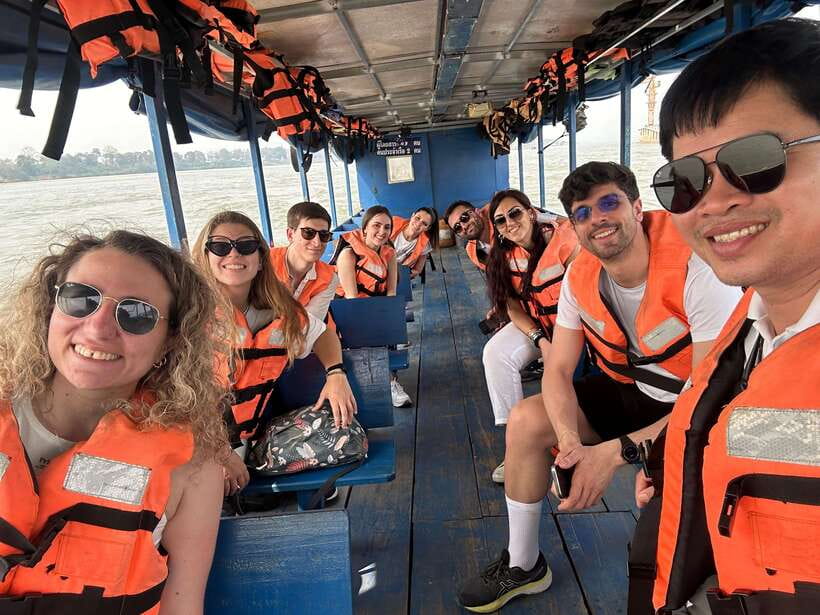 Chiang Rai: 7 Most Famous Highlights With Mekong Boat Trip - Long Neck Karen Village, a stop that needs sensitivity