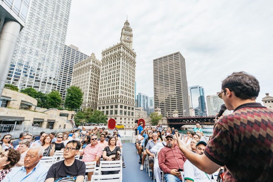 Chicago: 1.5-Hour Lake and River Architecture Cruise - Finding the dock near the DuSable Bridge
