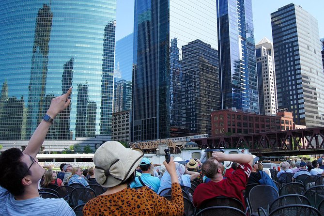 Chicago Architecture Center River Cruise aboard First Lady - Settling aboard Chicago’s First Lady