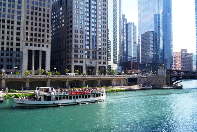 Chicago Architecture Center River Cruise aboard First Lady - Mies van der Rohe and modernist restraint