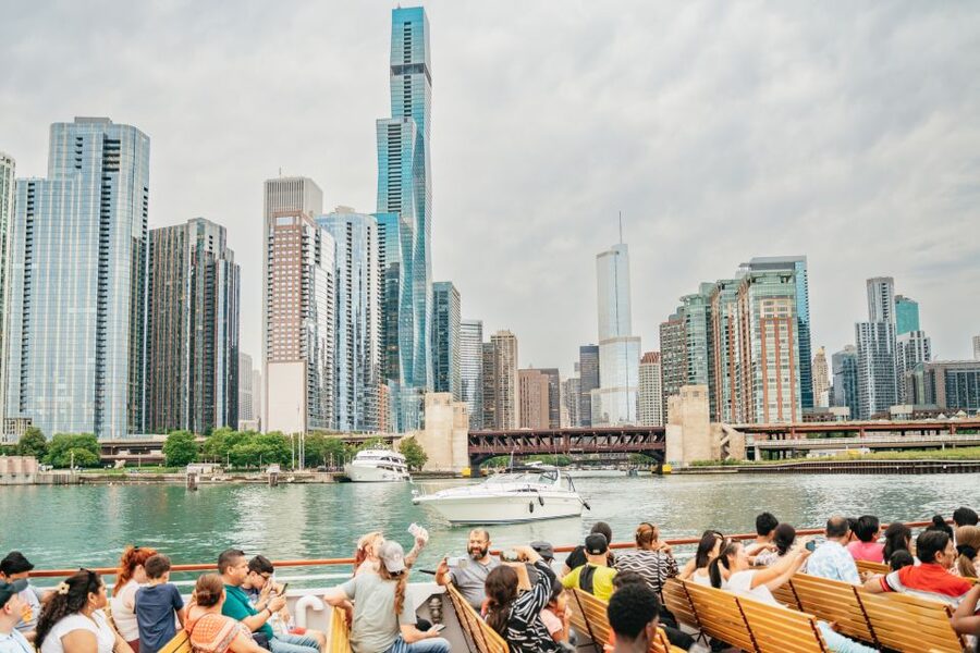 Chicago: Architecture River Cruise Skip-the-Ticket Line - The North Branch, where the city opens up