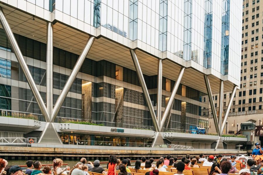 Chicago: Architecture River Cruise Skip-the-Ticket Line - What the guide adds to the ride