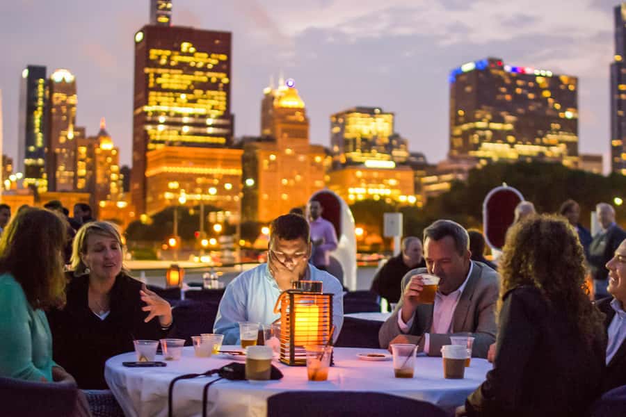 Chicago: Fireworks Cruise with Lake or River Viewing Options - Two ways to watch the Navy Pier fireworks