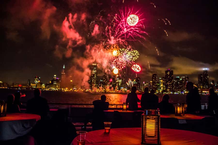 Chicago: Fireworks Cruise with Lake or River Viewing Options - The Chicago Locks add a real sense of place