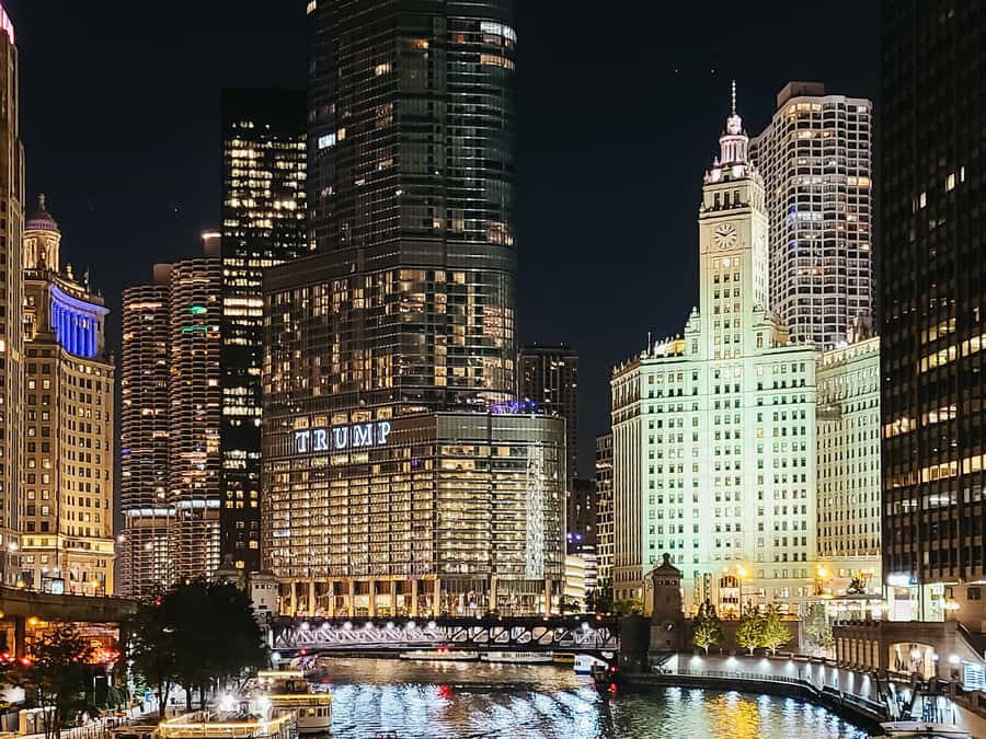 Chicago: Fireworks Cruise with Lake or River Viewing Options - From Wolf Point to the river mouth