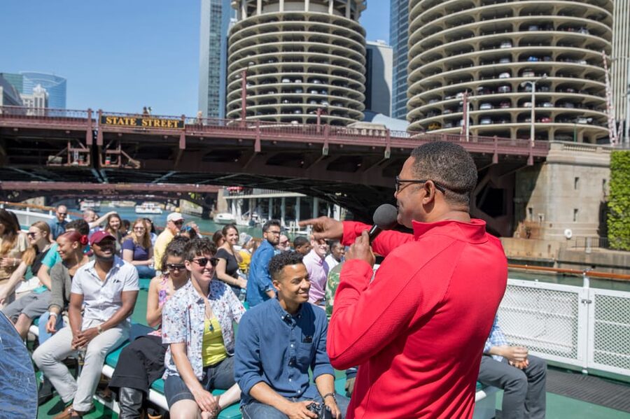 Chicago: First Lady River Cruise & Architecture Center Combo - Following the Chicago River through three branches