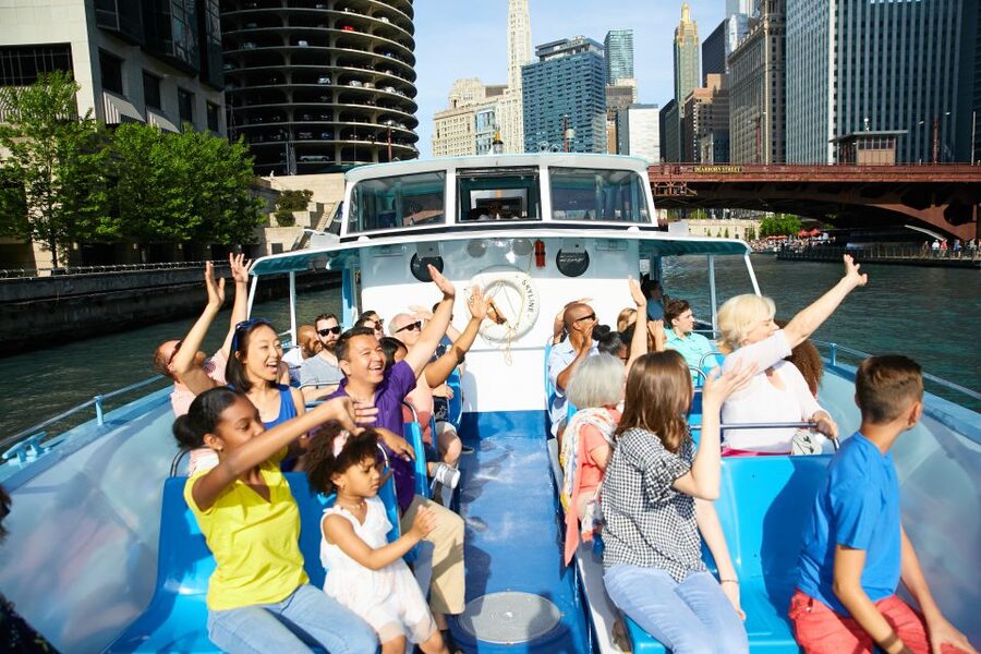 Chicago: Narrated Sightseeing River and Lake Cruise - Key points at a glance