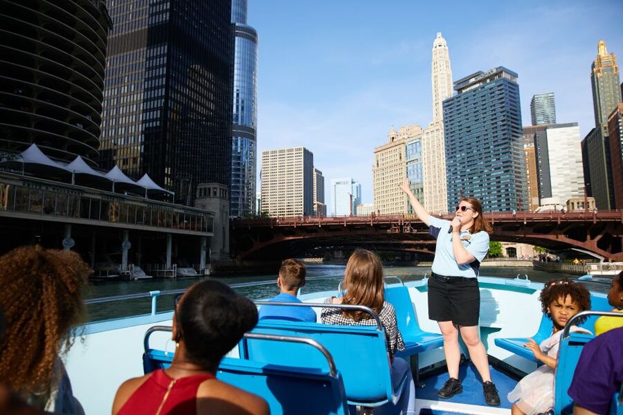 Chicago: Narrated Sightseeing River and Lake Cruise - Small details that make the ride easier